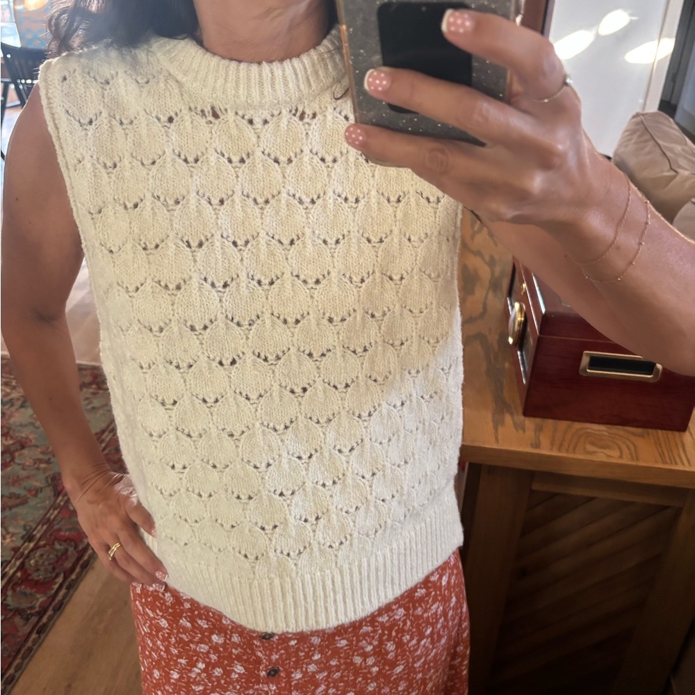 Cream Sleeveless sweater Top